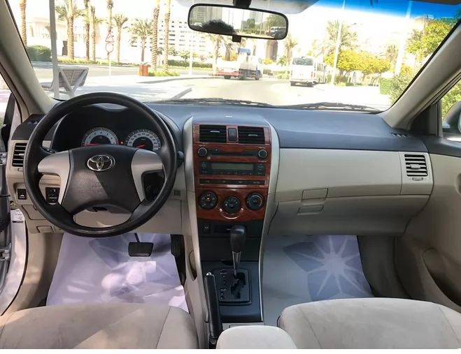 Kullanılmış Toyota Corolla Satılık içinde Al Sadd , Doha #5725 - 1  image 
